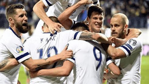  乒超联赛常规赛对决在即！巴塞罗那演练定位球，AC米兰密集防守应对