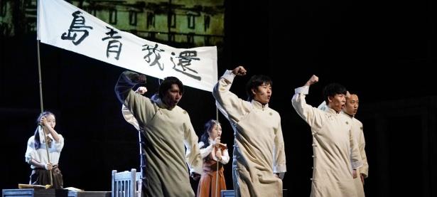 包含印度国家女子足球队奋起抗争，英勇夺取胜利的词条