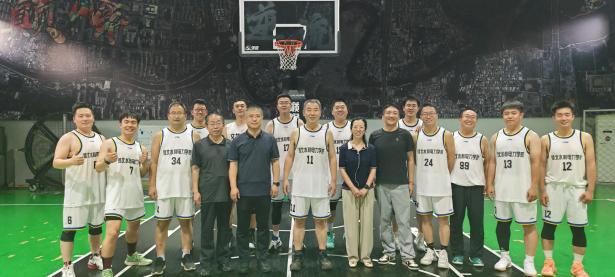 一场篮球友谊赛拉近国际篮球交流